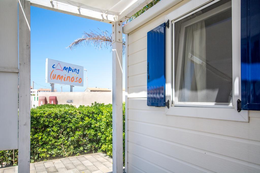 Camping Luminoso Hotel Punta Braccetto Exterior foto