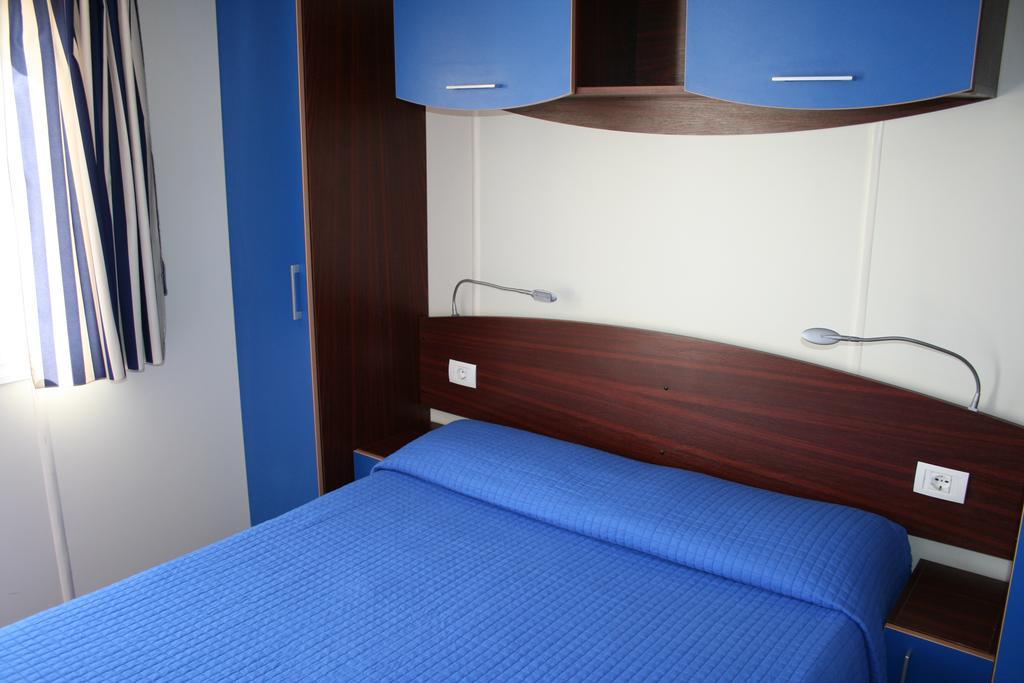 Camping Luminoso Hotel Punta Braccetto Exterior foto